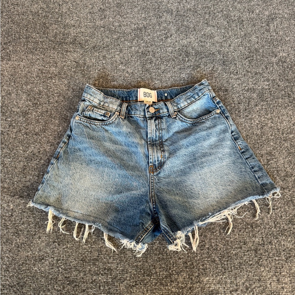 Urban Outfitters BDG A-Line Short Denim Shorts Light Wash Women’s Size 29 - Picture 2 of 13
